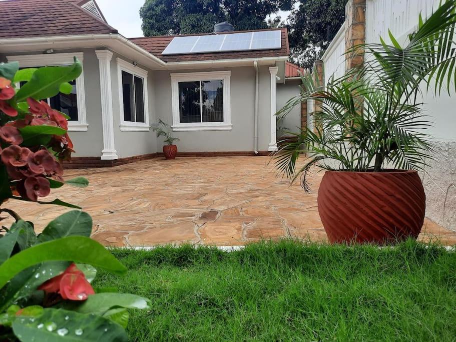 Ellyz Home Stay Moshi Kültér fotó